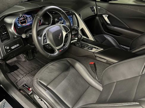 Used 2015 Chevrolet Corvette Z06 w/ 3LZ Preferred Equipment Group RWD image 23