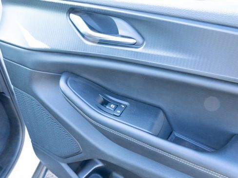 Used 2024 Jeep Grand Cherokee Laredo image 43