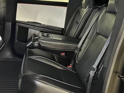 Used 2024 Tesla Cybertruck AWD Crew Cab image 23
