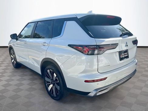 New 2026 Mitsubishi Outlander SE image 5