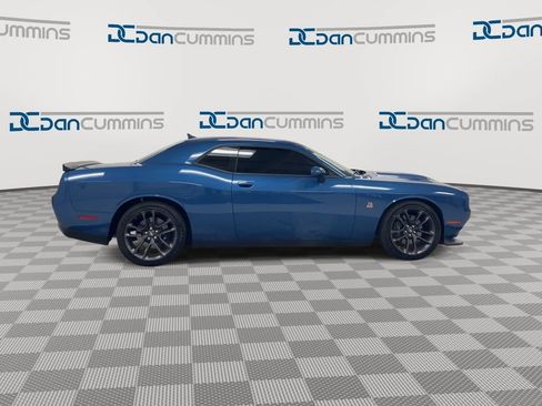Used 2022 Dodge Challenger R/T Scat Pack RWD image 9