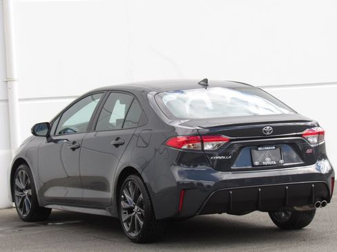 Certified 2025 Toyota Corolla SE FWD image 5