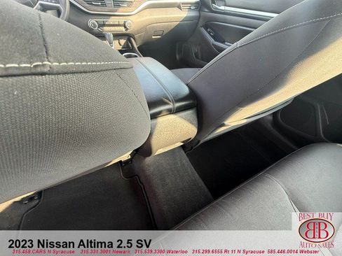 Used 2023 Nissan Altima 2.5 SV FWD image 11