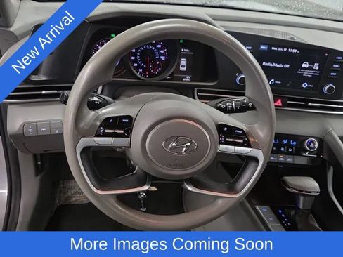Used 2021 Hyundai Elantra SEL FWD image 13