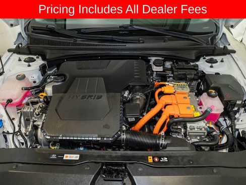 Used 2024 Hyundai Elantra Limited FWD image 21