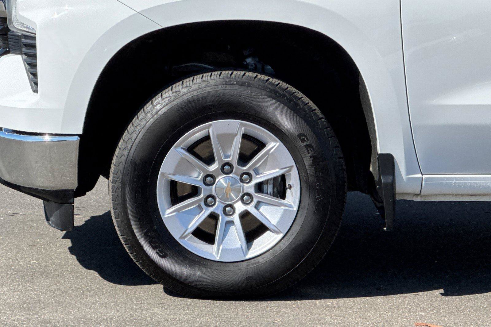 Used 2026 Chevrolet Silverado 1500 LT AWD/4WD image 28