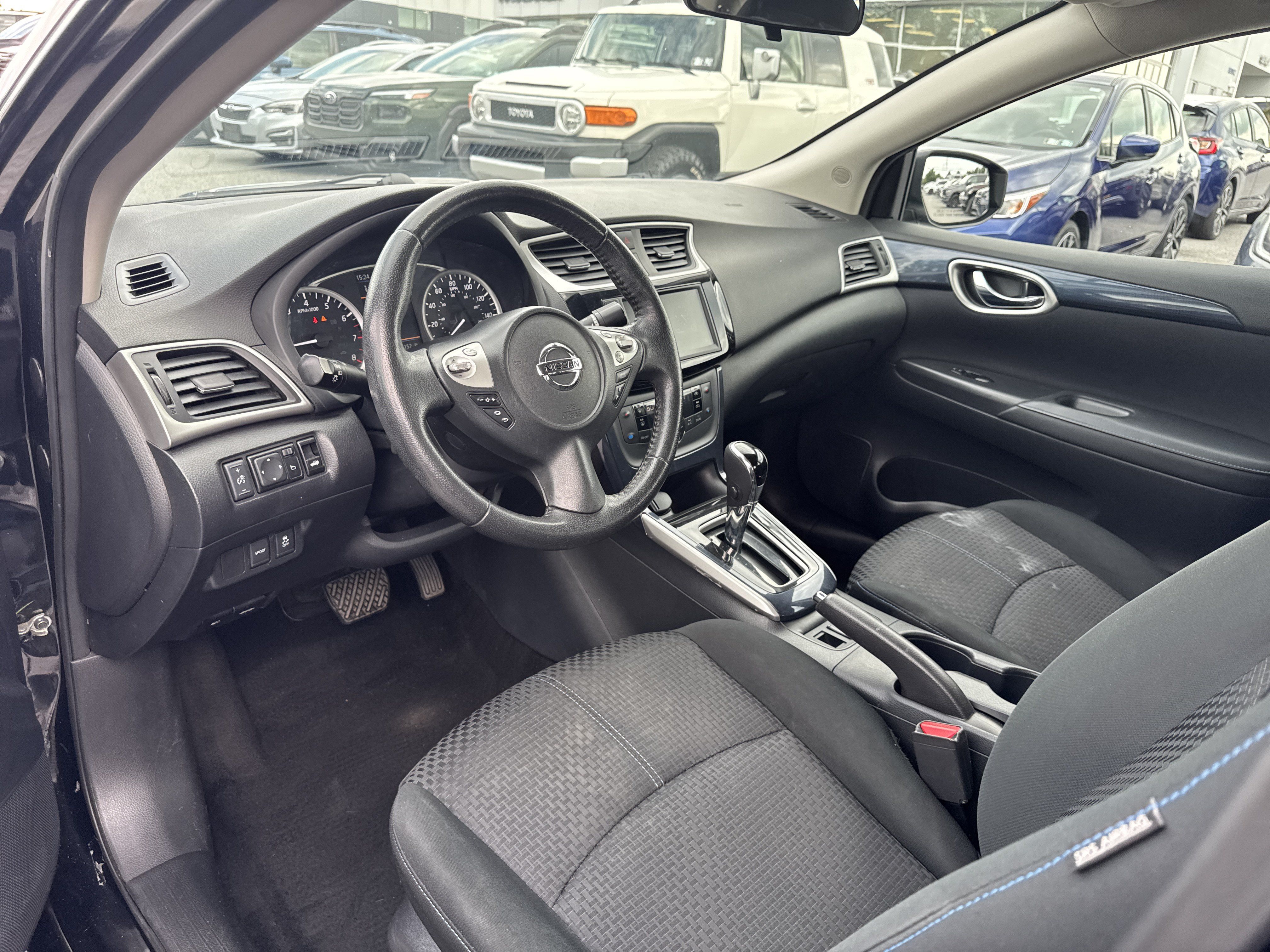 Used 2019 Nissan Sentra SR FWD image 4