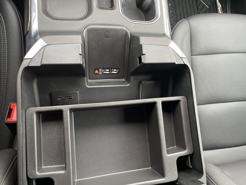 Used 2024 Chevrolet Silverado 1500 LT Trail Boss w/ LT Trail Boss Premium Package image 32