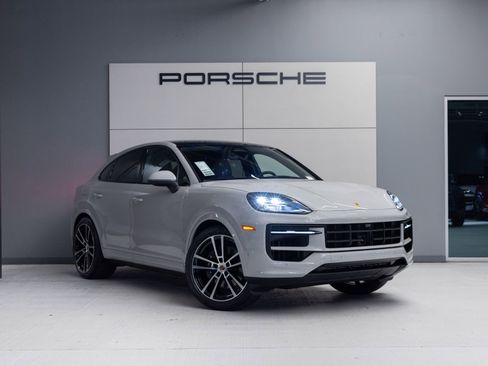 New 2026 Porsche Cayenne Coupe AWD/4WD image 9