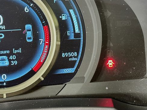 Used 2017 Lexus IS 350 F Sport image 19