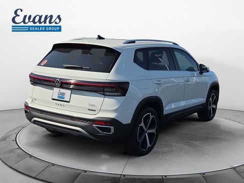 New 2025 Volkswagen Taos SEL image 6
