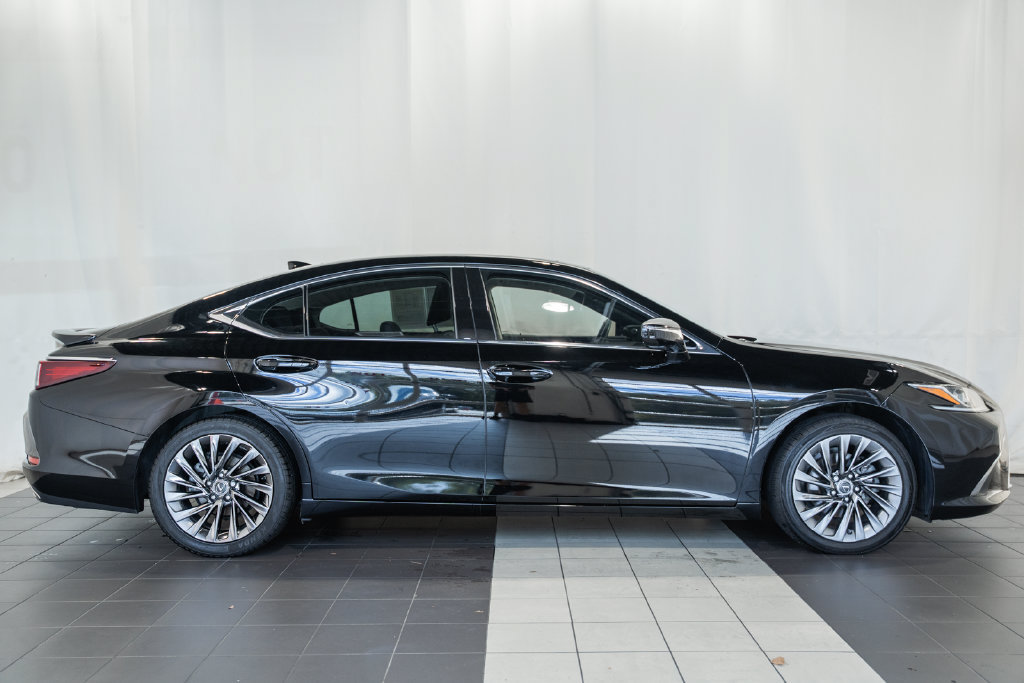 Used 2024 Lexus ES 350 w/ Accessory Package (Z2) FWD image 3