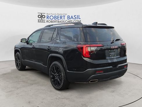 Used 2023 GMC Acadia SLT w/ Elevation Edition image 3