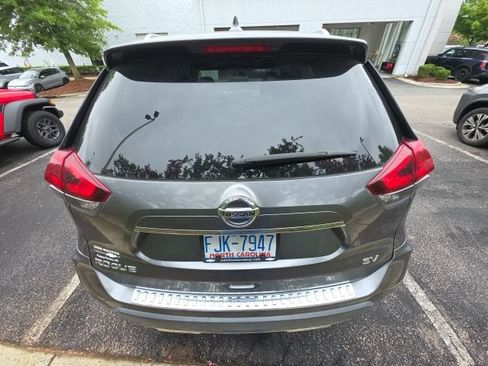 Certified 2018 Nissan Rogue SV FWD image 7