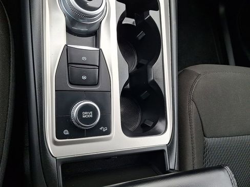 Certified 2022 Ford Explorer XLT image 25