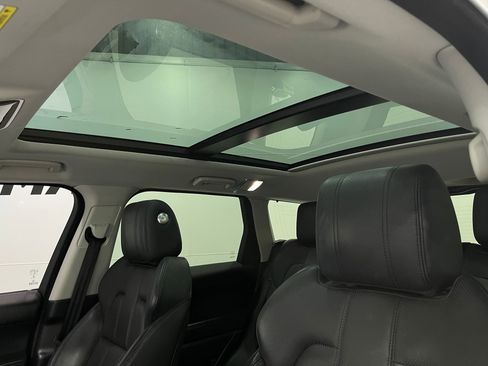 Used 2017 Land Rover Range Rover Sport HSE image 12