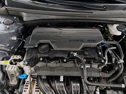 Used 2025 Hyundai Elantra Sport FWD image 29