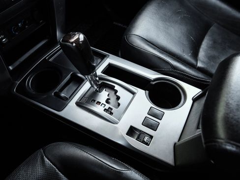 Used 2014 Toyota 4Runner Limited image 27