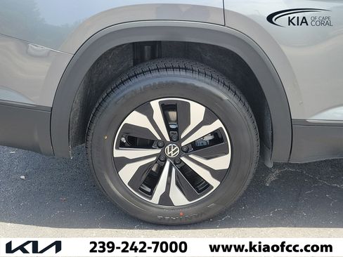 Used 2025 Volkswagen Atlas SE FWD image 9