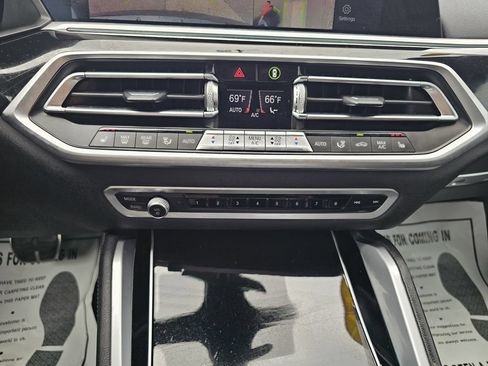 Used 2021 BMW X6 xDrive40i AWD/4WD image 54