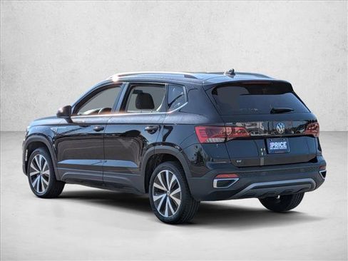 Used 2024 Volkswagen Taos SE image 8