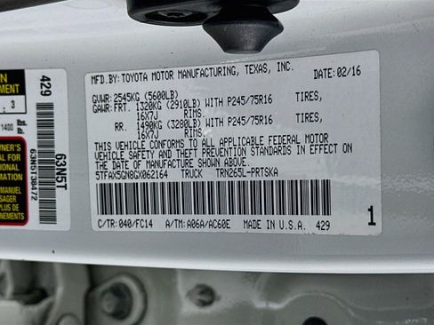 Used 2016 Toyota Tacoma SR5 RWD image 12