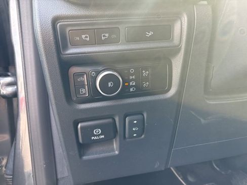 Used 2024 Ford F150 Lariat w/ FX4 Off-Road Package image 8