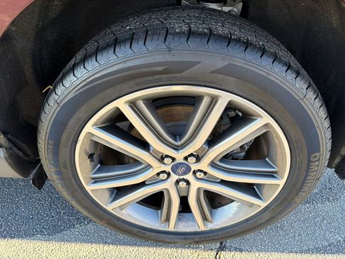 Used 2021 Ford Edge Titanium image 20