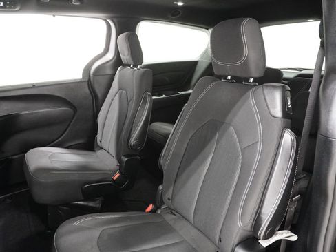 Used 2019 Chrysler Pacifica Touring Plus w/ S Appearance Package image 15