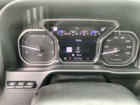 Used 2022 GMC Sierra 2500 Denali w/ Denali Ultimate Package AWD/4WD image 11