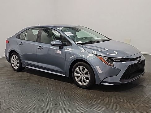 Used 2020 Toyota Corolla LE image 1