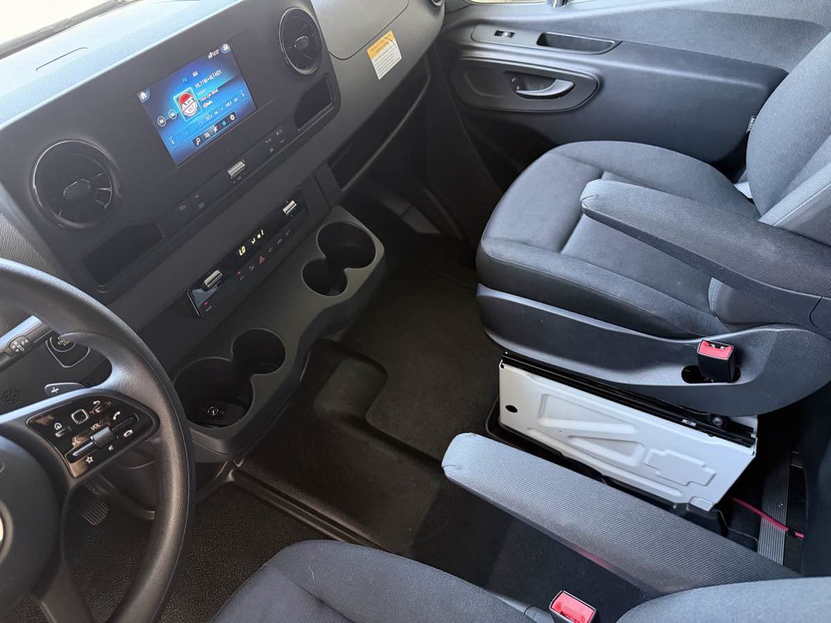 Used 2022 Mercedes-Benz Sprinter 3500 image 16