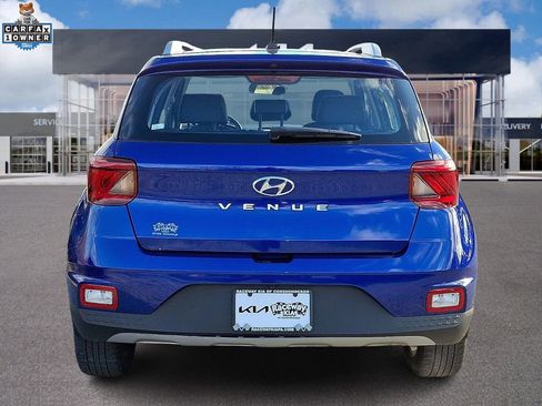 Used 2023 Hyundai Venue Limited image 5
