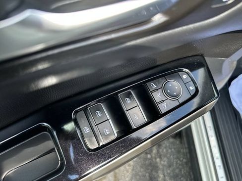 Used 2023 Nissan Pathfinder Platinum AWD/4WD image 11