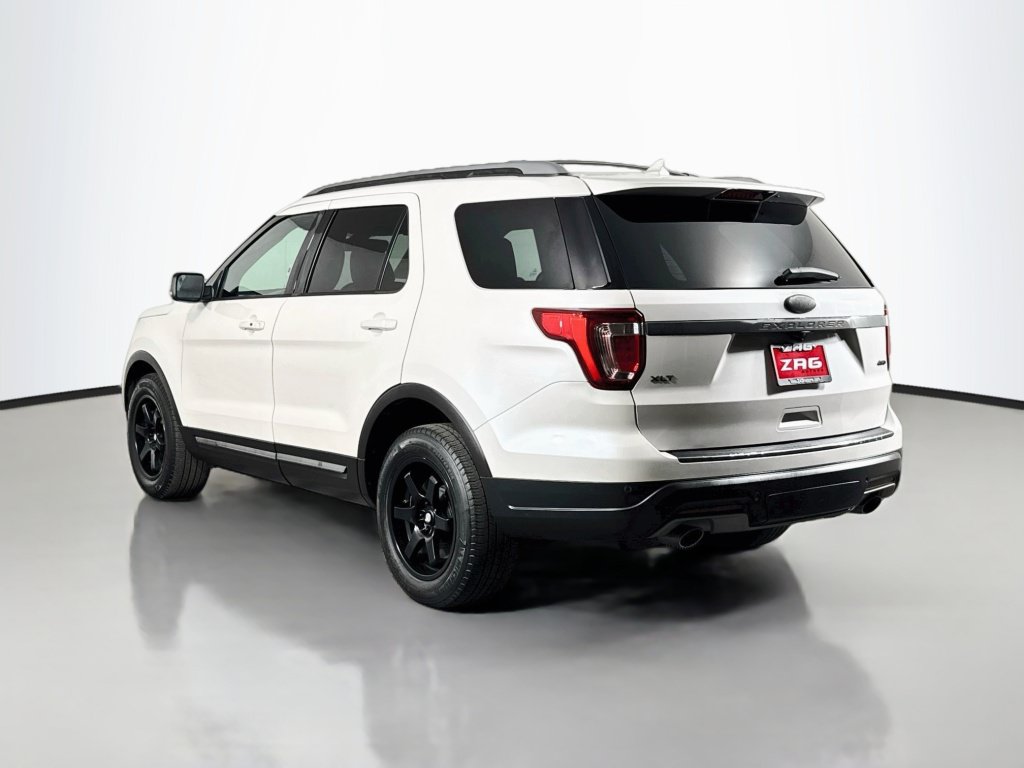 Used 2018 Ford Explorer XLT w/ Equipment Group 202A AWD/4WD image 3