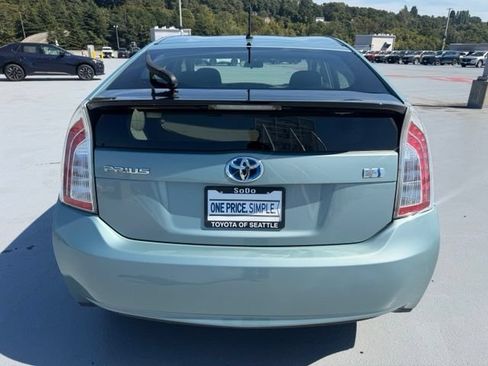 Used 2014 Toyota Prius Two FWD image 4