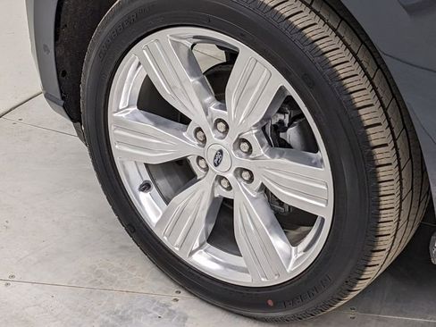 Used 2024 Ford Expedition Max Platinum image 6