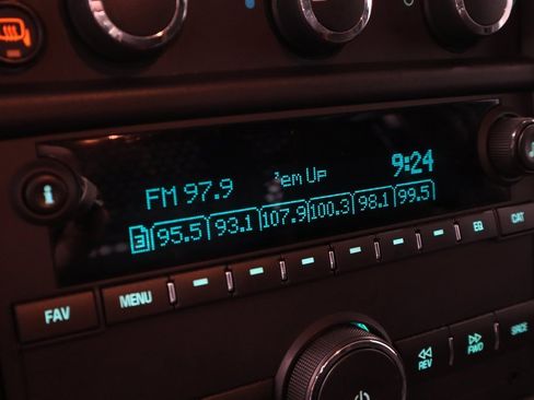 Used 2024 Chevrolet Express 2500 w/ Driver Convenience Package image 28