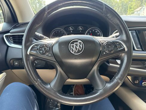 Used 2018 Buick Enclave Premium w/ Experience Buick Package FWD image 21