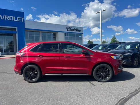 Used 2020 Ford Edge ST-Line w/ Cold Weather Package AWD/4WD image 2