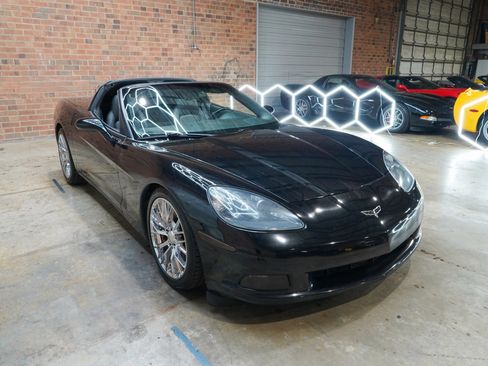 Used 2008 Chevrolet Corvette Coupe w/ Z51 Performance Package RWD image 40