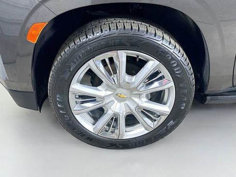 Used 2021 Chevrolet Suburban High Country image 8