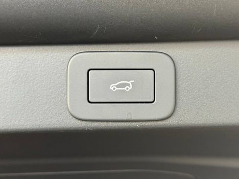 Used 2025 Land Rover Range Rover Autobiography AWD/4WD image 18