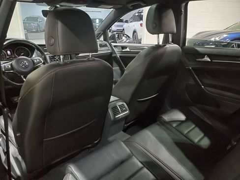 Used 2017 Volkswagen GTI SE image 24
