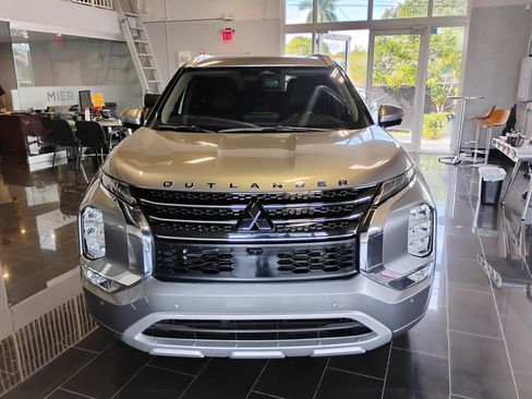 Used 2023 Mitsubishi Outlander SEL image 56