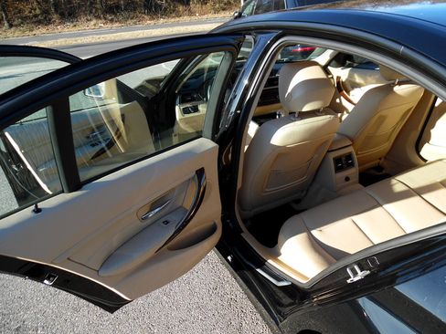 Used 2013 BMW 328i 4dr Sdn 328i RWD image 17