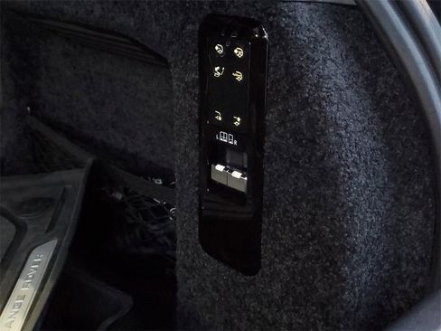 Used 2025 Land Rover Range Rover Autobiography image 33