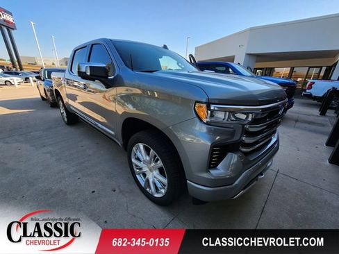 Used 2025 Chevrolet Silverado 1500 High Country w/ High Country Premium Package AWD/4WD image 1
