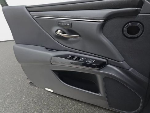 Used 2025 Lexus ES 350 w/ Premium Package FWD image 25