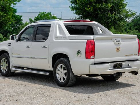 Used 2007 Cadillac Escalade EXT w/ Information Package AWD/4WD image 12